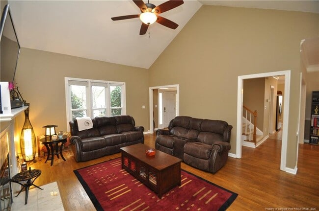 Building Photo - 107 Carostone Ct