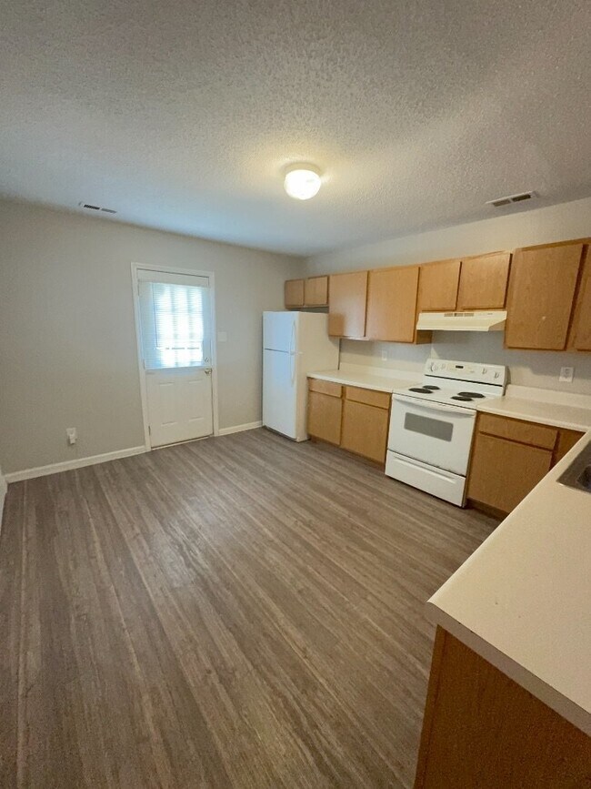 Building Photo - 1094 W Pueblo Dr