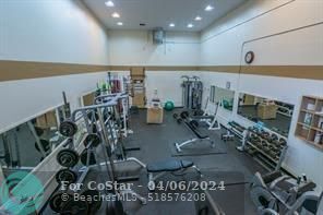 Building Photo - 610 Tennis Club Dr