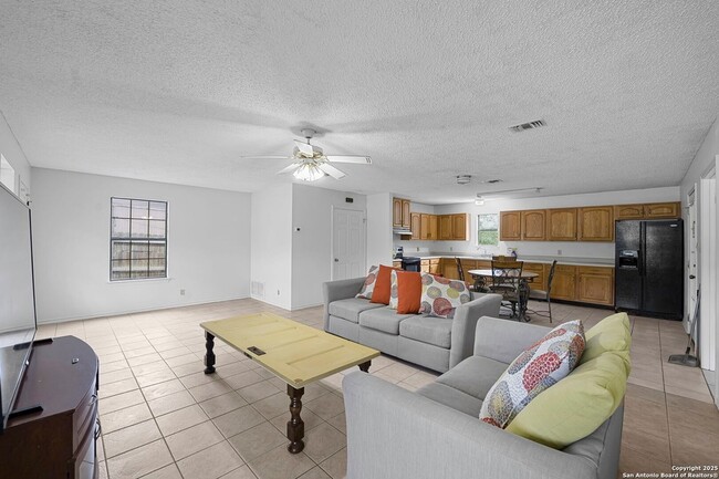 Foto del edificio - 3161 Tanglewood Trail