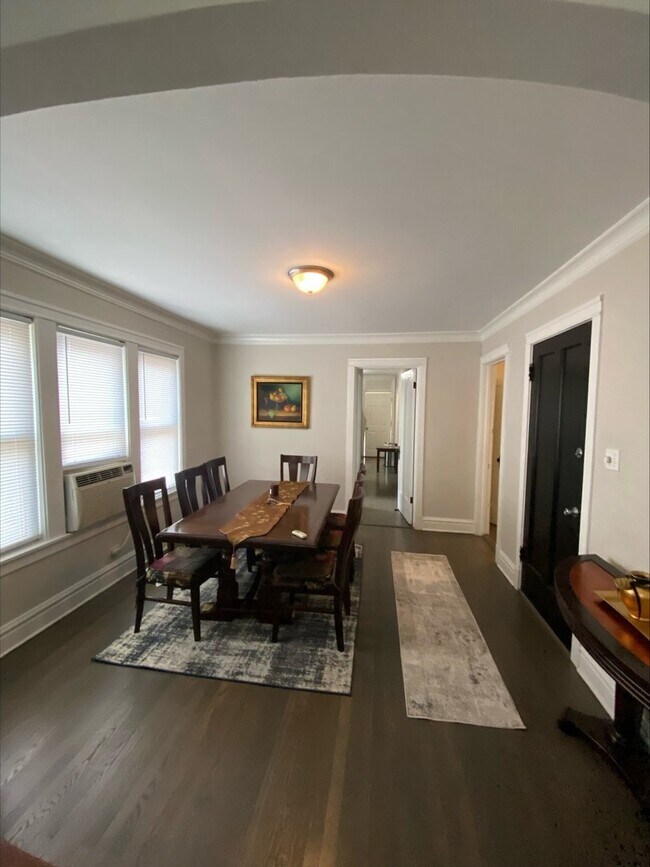 Foto del edificio - 5412 N Western Ave