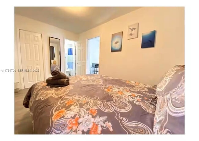 Building Photo - 7638 N Miami Ave