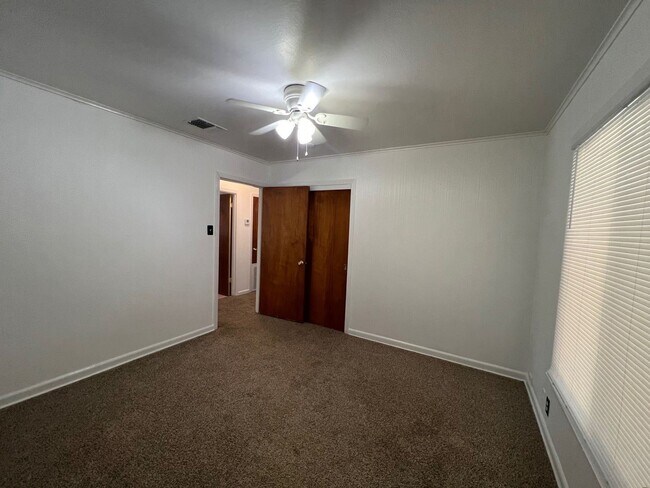 Building Photo - 3 br, 1 bath House - 110 McNeel Rd