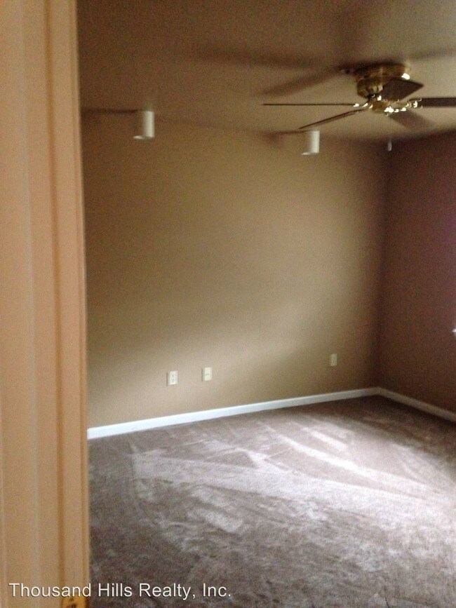 Building Photo - 123 Bunker Ridge Dr