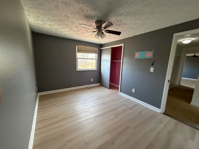 Building Photo - 10244 Farmington Ct