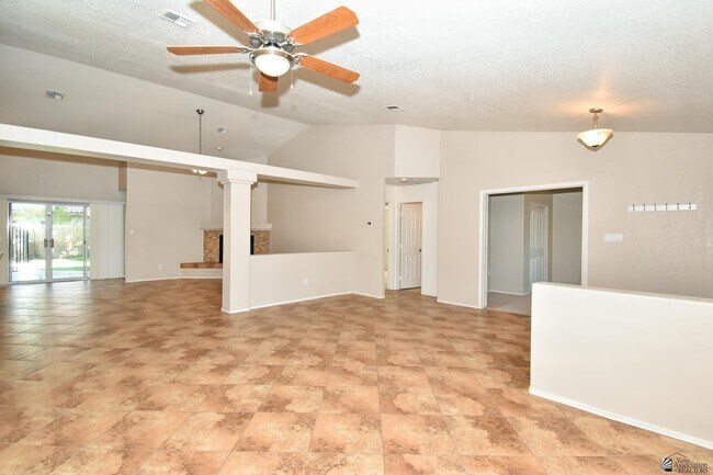 Foto del edificio - 8406 E Lorenzo Ln