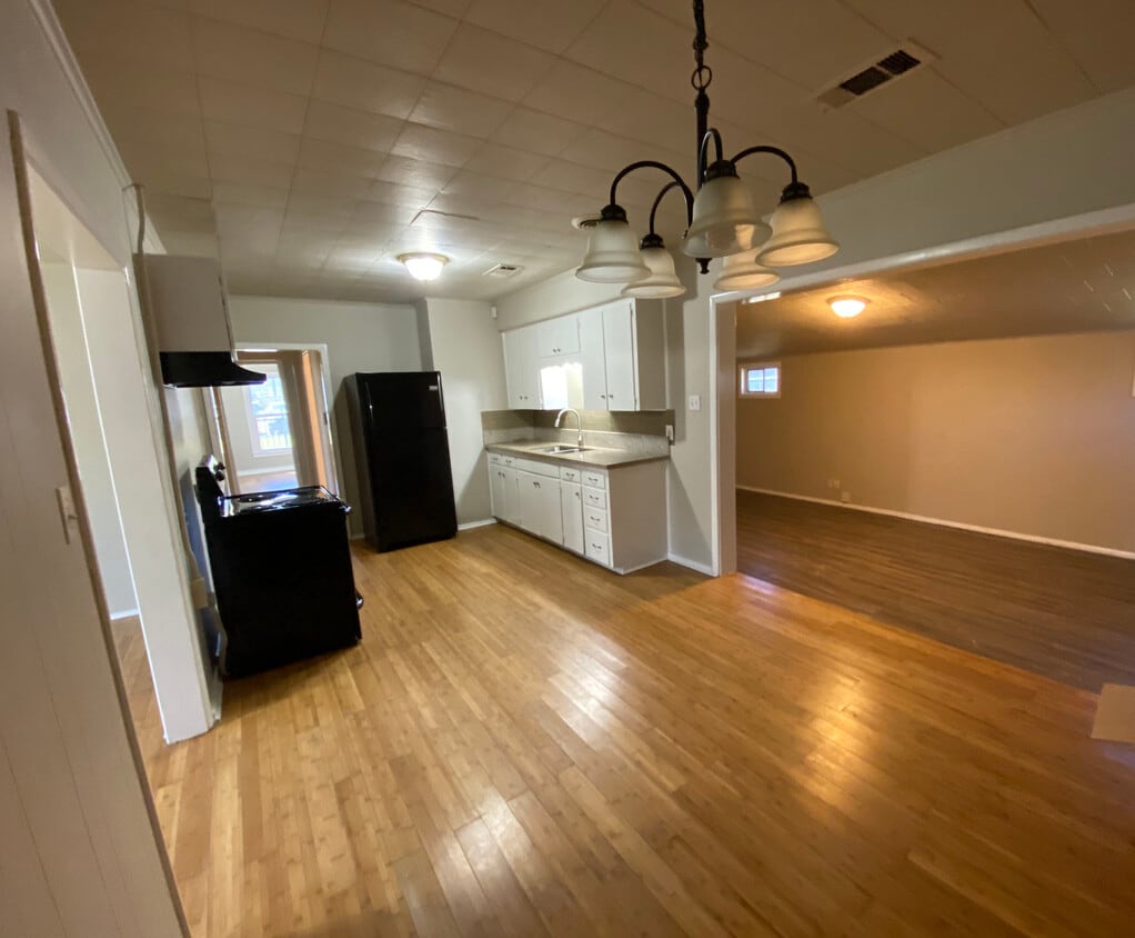 Kitchen &amp; Back Living Room. - 816 1st St
