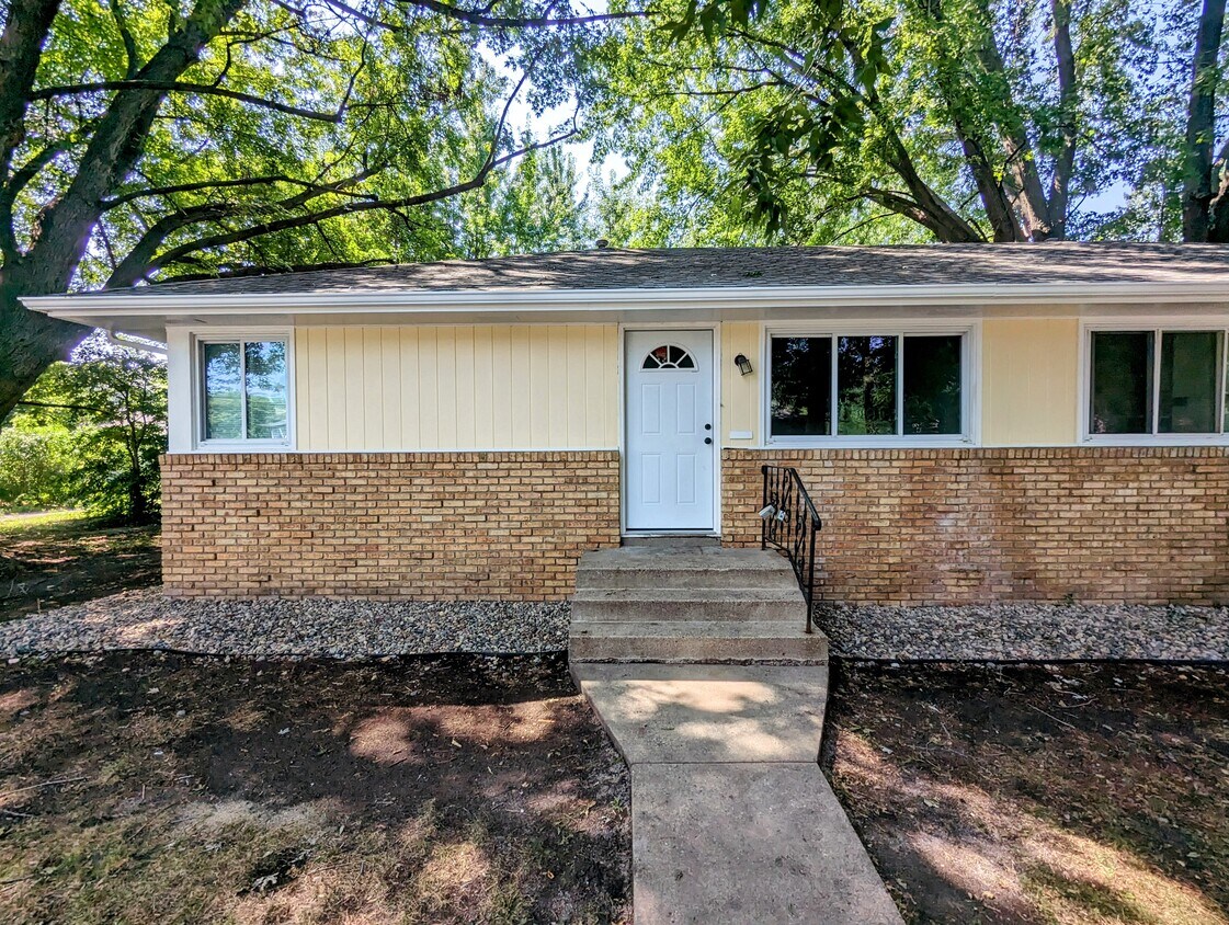 Primary Photo - 2502 Talmage Ave SE