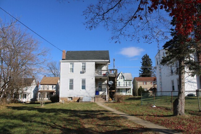 Building Photo - 246 W Main St