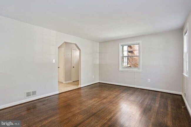 Building Photo - 2902 Upton St NW