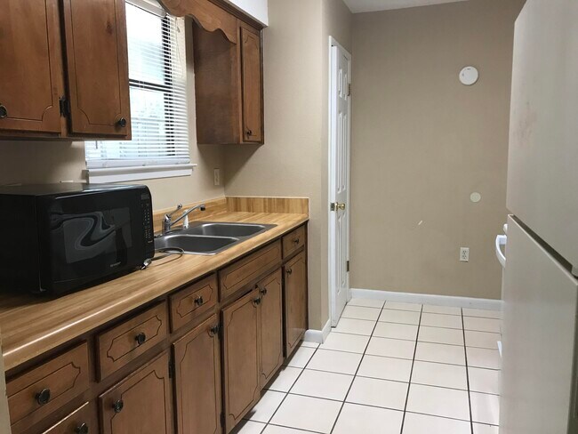 Foto del edificio - 4998 Okaloosa Ln