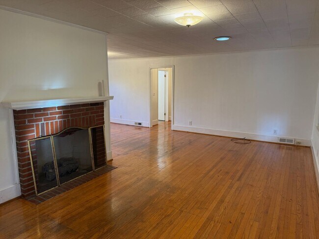 Foto del edificio - 3 Bedroom Ranch - Charming Country Living ...