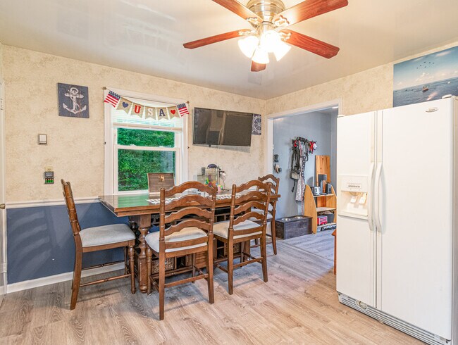 Building Photo - 535 Draper