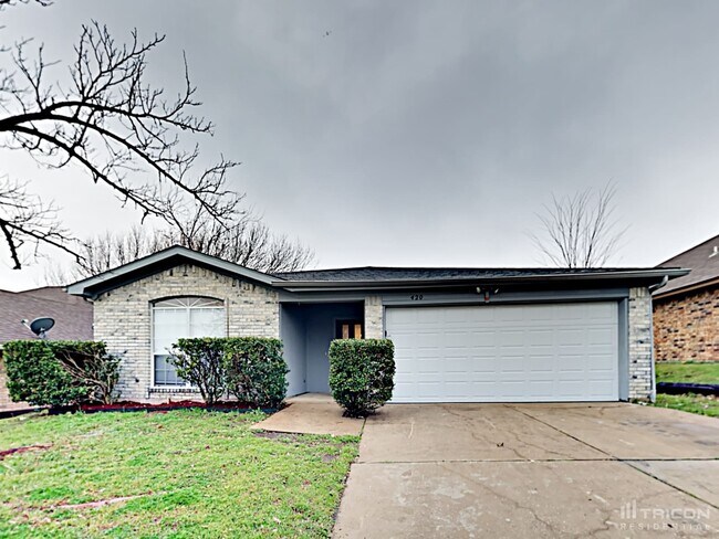 Building Photo - 420 Deauville Dr
