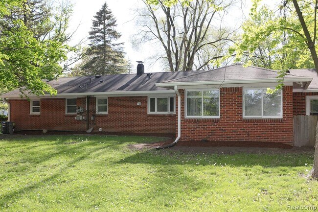 Building Photo - 5900 Wright Dr