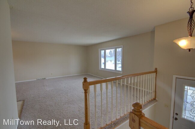Building Photo - 4 br, 1.5 bath House - 2130 Maplecrest Rd