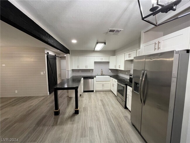 Foto del edificio - 3151 N Soaring Gulls Dr