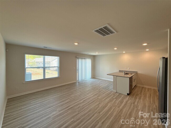 Foto del edificio - 6117 Faron Wy