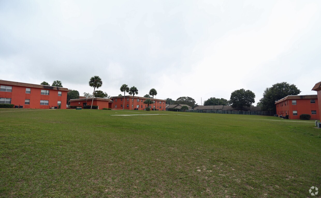 Foto del edificio - Lake Wales Garden