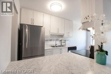 Building Photo - 579 Clare Ave