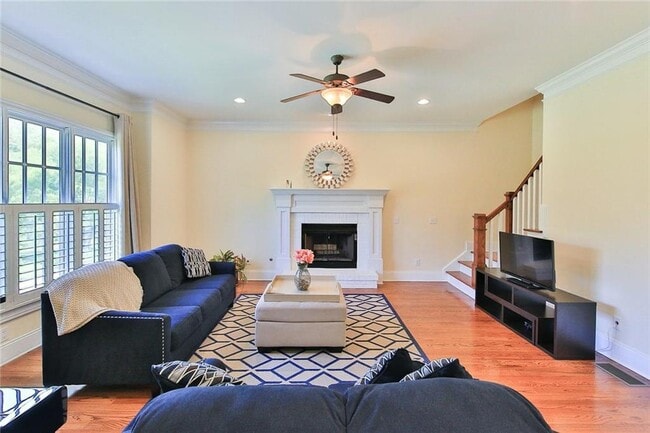 Building Photo - 2675 Rosalyn Ln