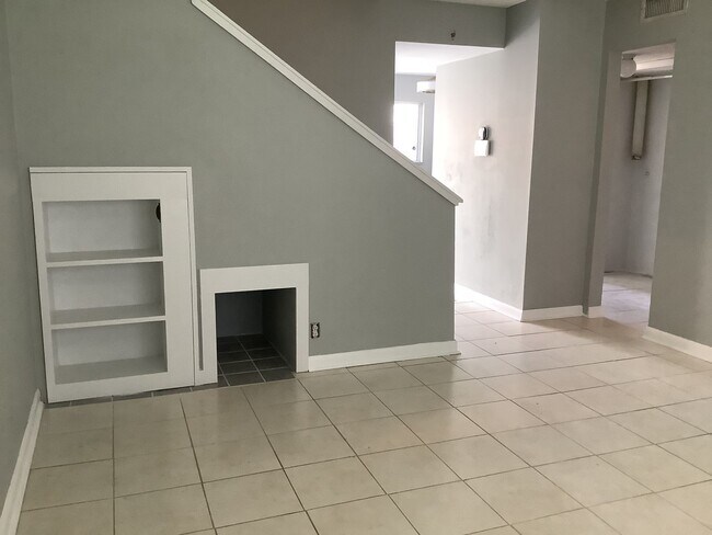 Foto del edificio - Beautiful 2 bedroom 2.5 bath condo with an...
