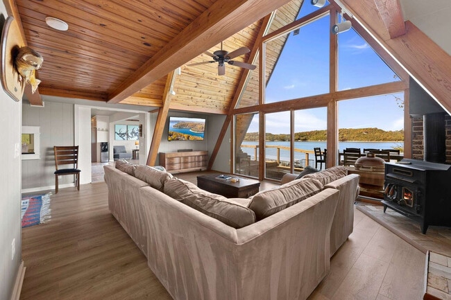 Building Photo - 9063 Mundell Rd