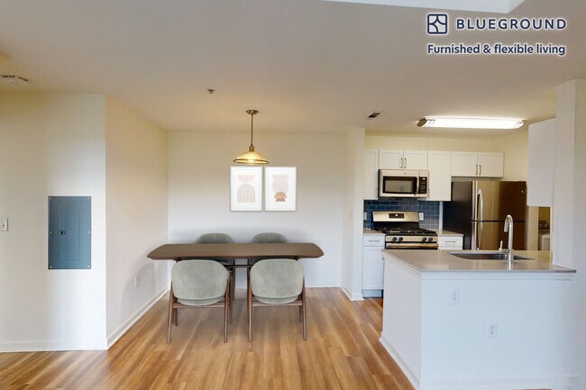 Foto del edificio - 1000 Avalon Dr