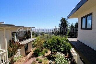 Building Photo - 326 Panoramic Hwy