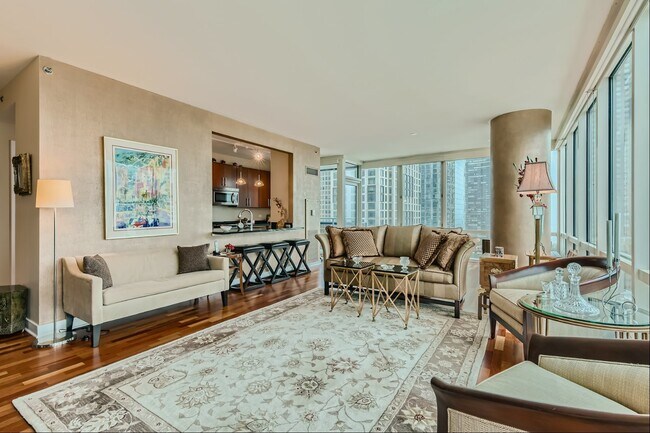 Building Photo - 505 N McClurg Ct