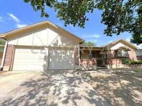 Building Photo - 3101 Murphy Dr