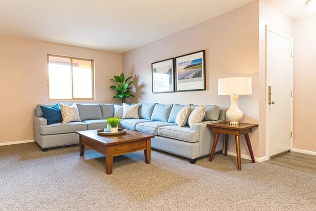 Beautifully Updated 2-Bedroom in Grove Park—Transit Access - Beautifully Updated 2-Bedroom in Grove Park—Transit Access Apartment