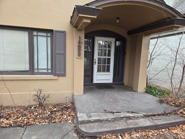 Foto del edificio - 1250 E 100 S