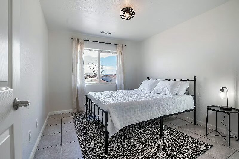 Foto principal - 8503 E Leigh Dr