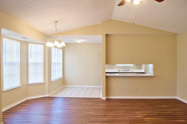Building Photo - 1791 N Pine Crest Ave