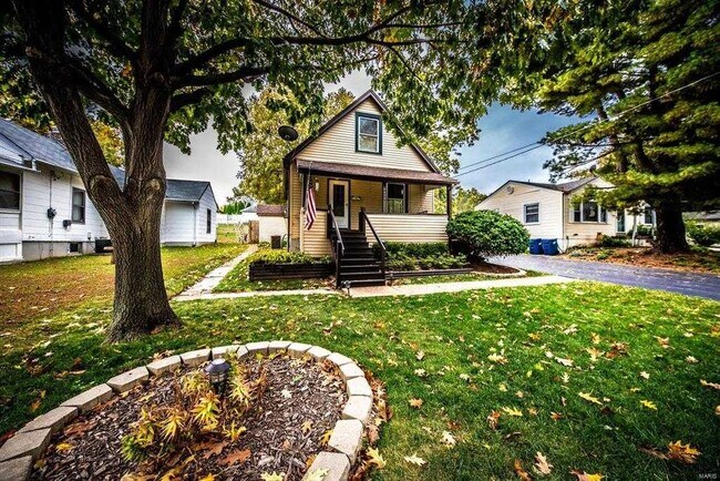 Building Photo - 9438 Tennyson Ave