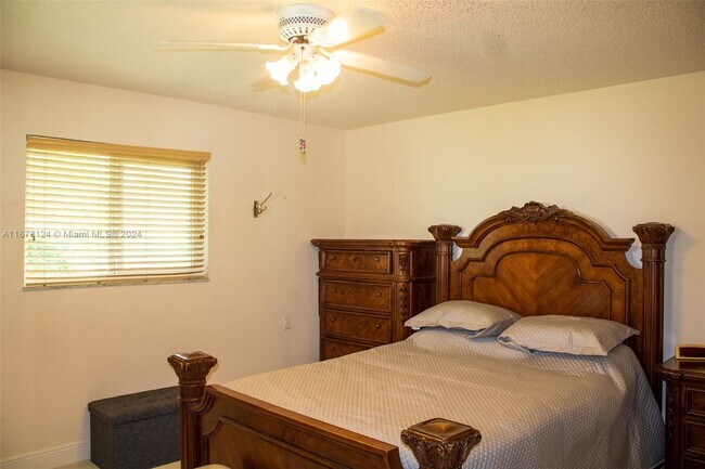 Foto del edificio - 6950 NW 11th St