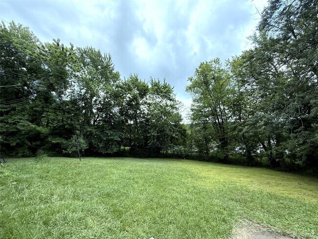 Foto del edificio - 135 Ramapo Rd