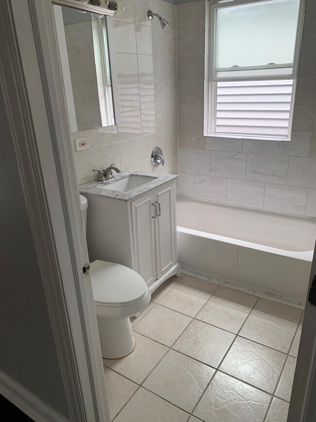 Bathroom - 1835 N Sawyer Ave