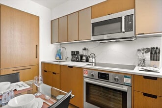 Building Photo - 420 E 54th St