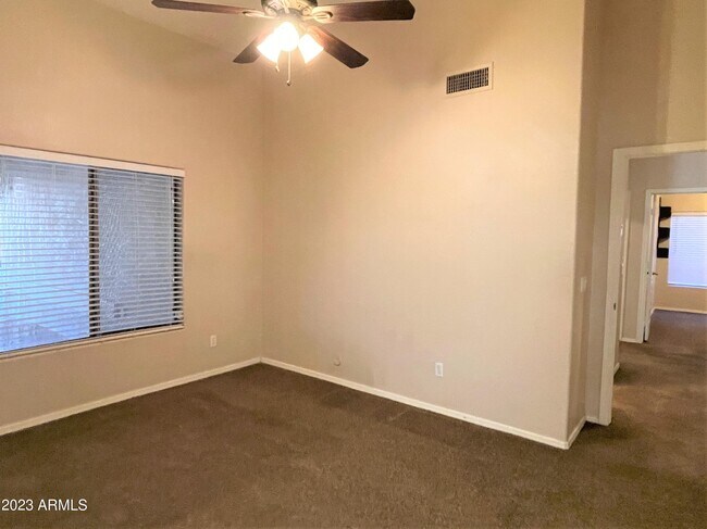 Building Photo - 1121 S Western Skies Dr