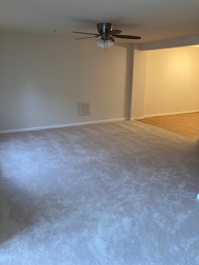 Building Photo - 4811 Waltonshire Cir