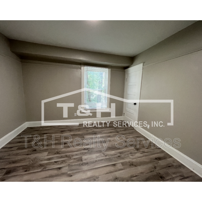 Foto del edificio - 2634 S East St