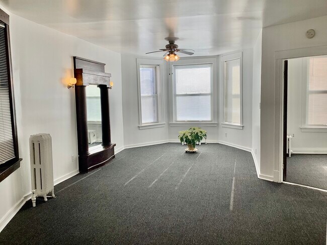 Foto del edificio - 3422 W Adams St
