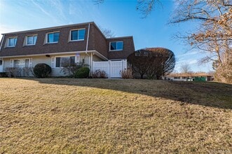 Building Photo - 213 Storm Dr