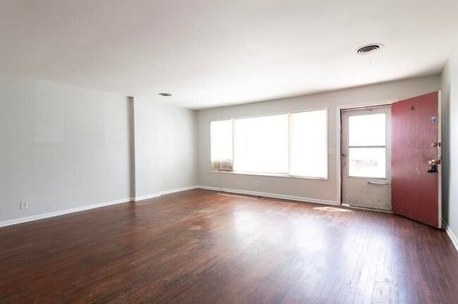 Building Photo - 2426 S 16th St