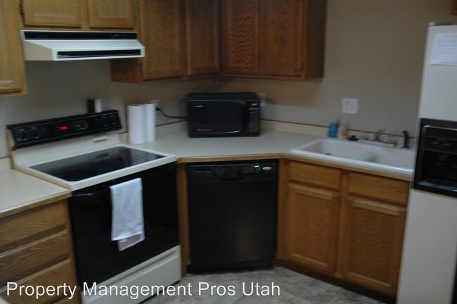 Building Photo - 937 S 250 W
