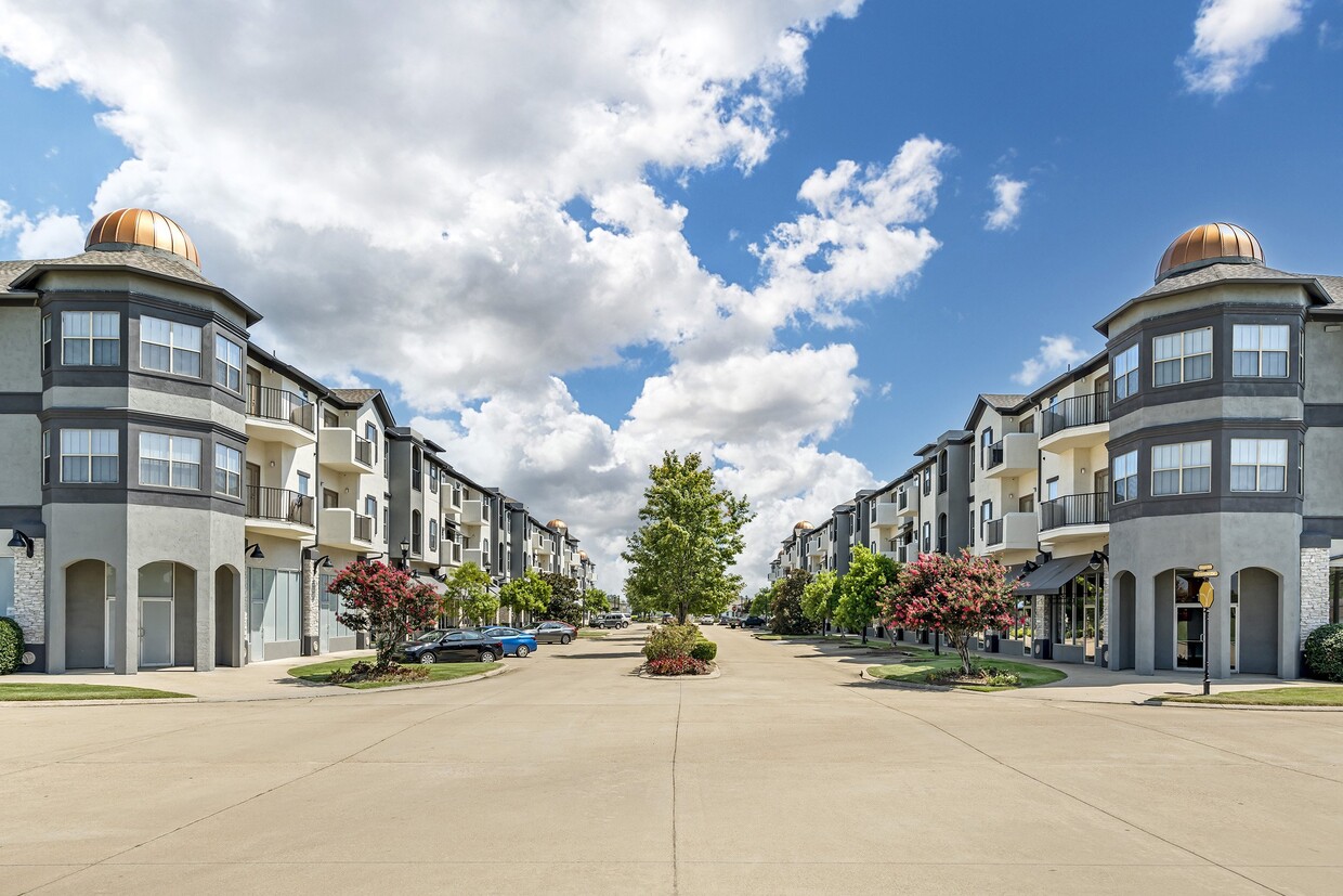 Primary Photo - Villaggio Apartments