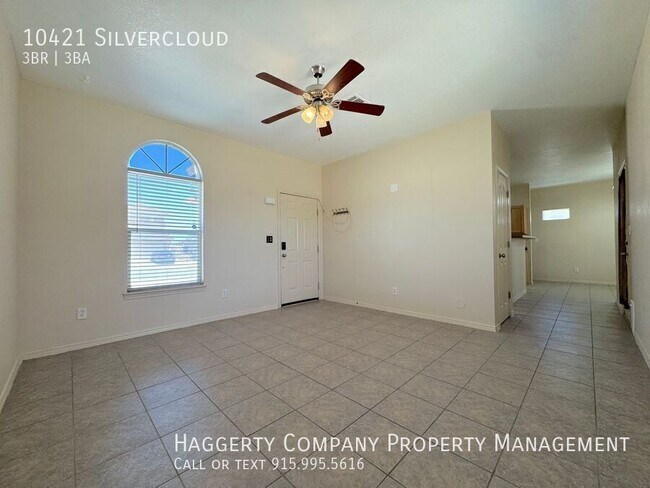 Building Photo - 10421 Silvercloud-