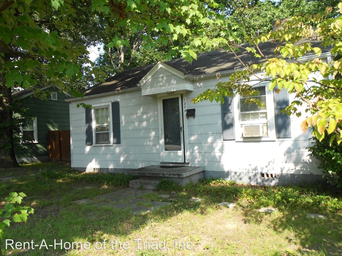Primary Photo - 1309 S Josephine Boyd St